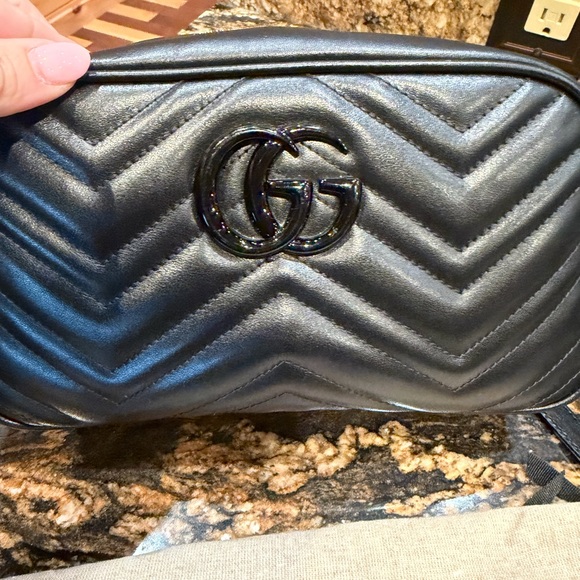 Gucci Black Quilted Leather Shoulder Bag - Picture 2 of 13